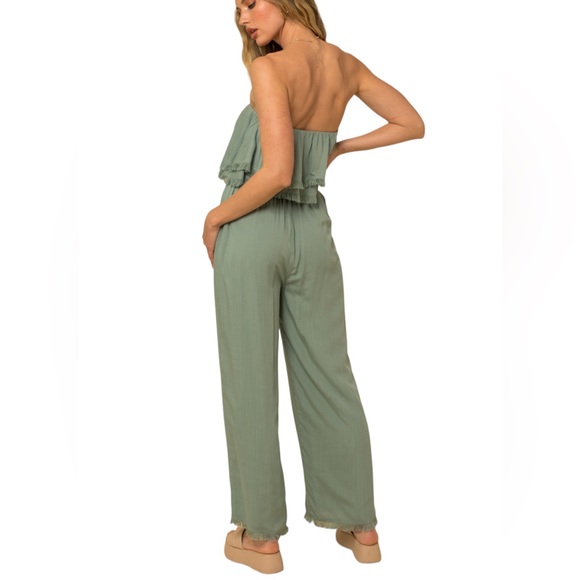 POL, Women’s Sage Frayed Ruffled Hem Strapless Jumpsuit NWT - Picture 3 of 3